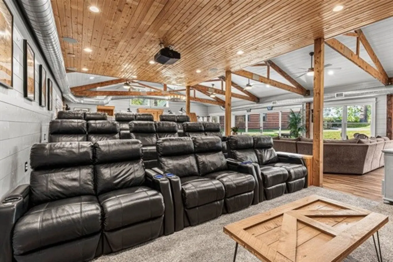 Tiered theater with leather recliners